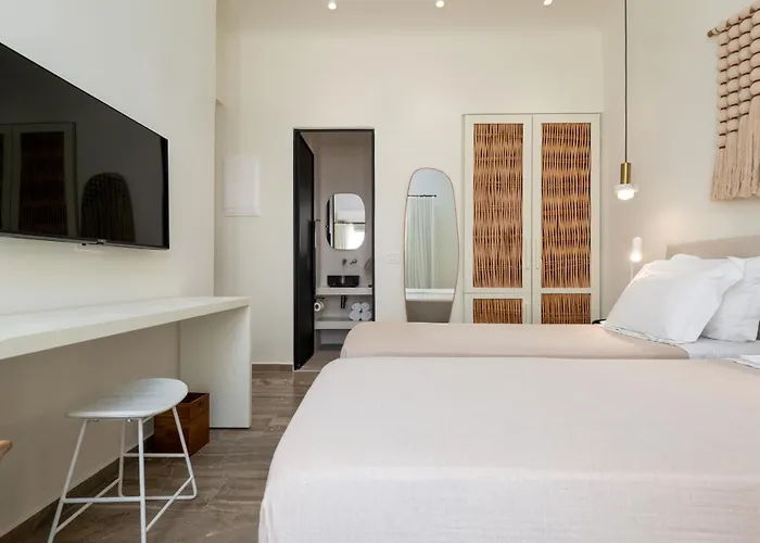 Oasis מלון פארוס