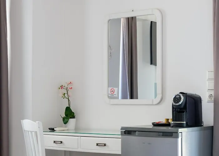 Oasis מלון פארוס