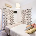 Oasis Hotell 3*